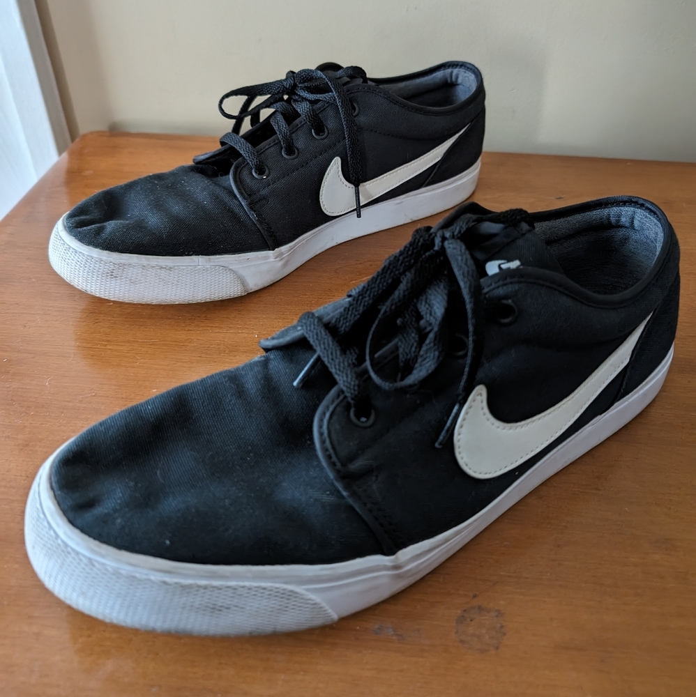 Nike Toki Sneakers